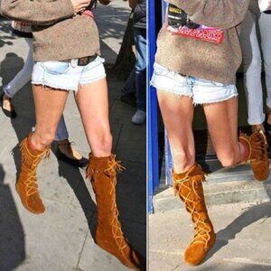 Minnetonka Moccassin-Knee-high Boot Lace-up size 7 Brown
